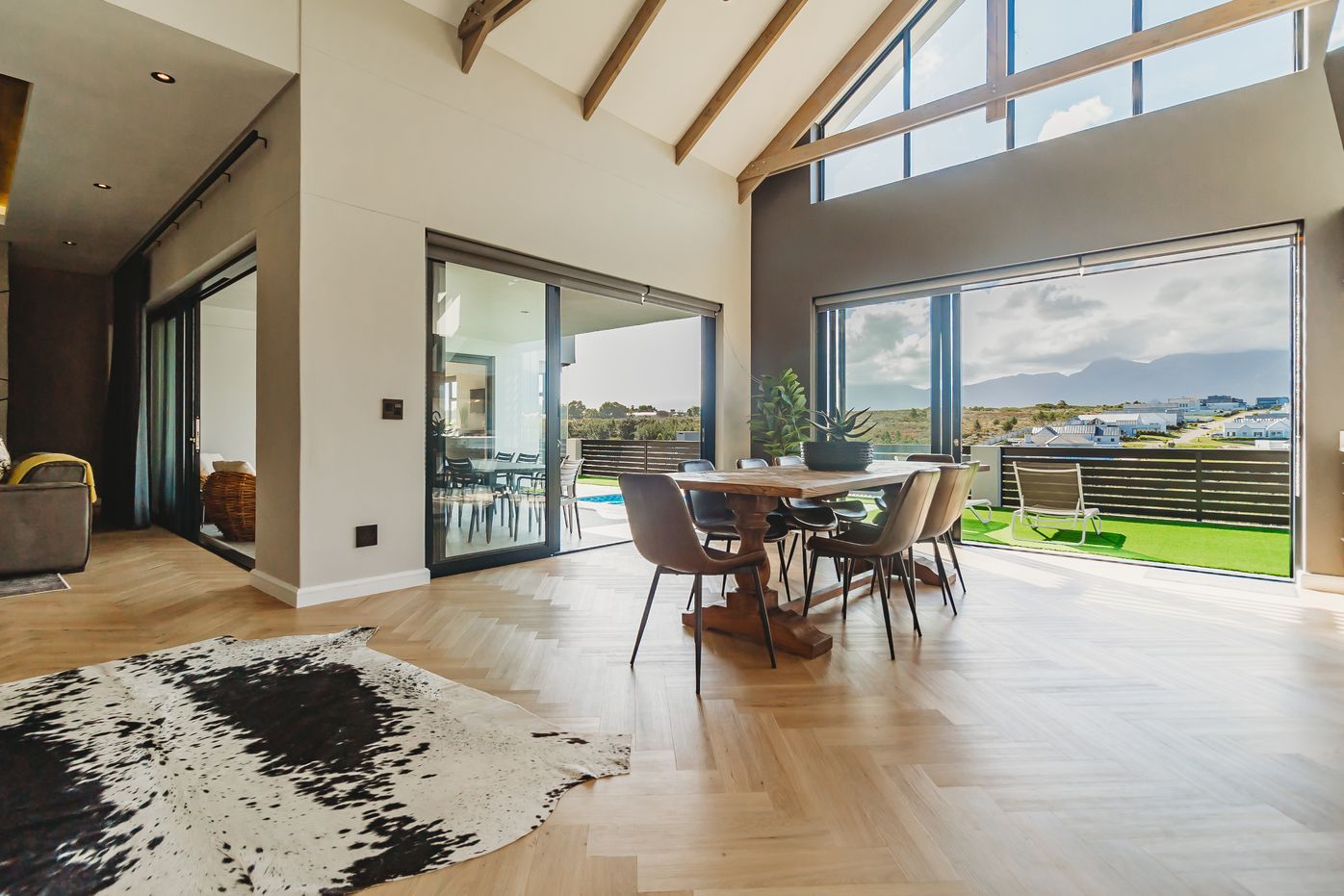 More photos of 40 Ridge Drive