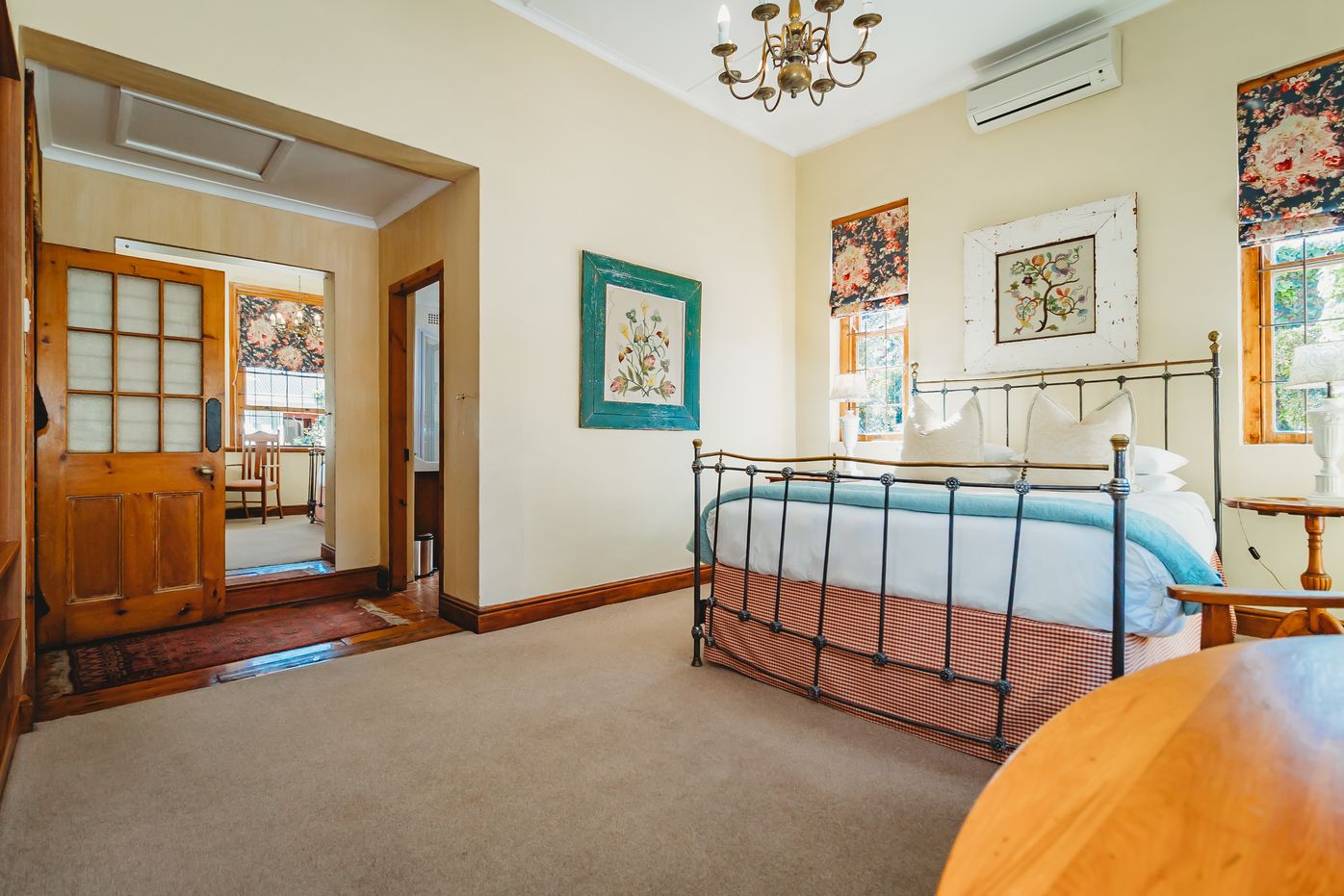 Acorn Guest House photograph 4