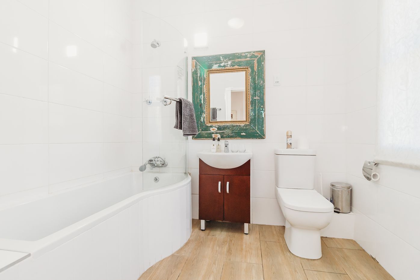 More photos of Acorn Guest House