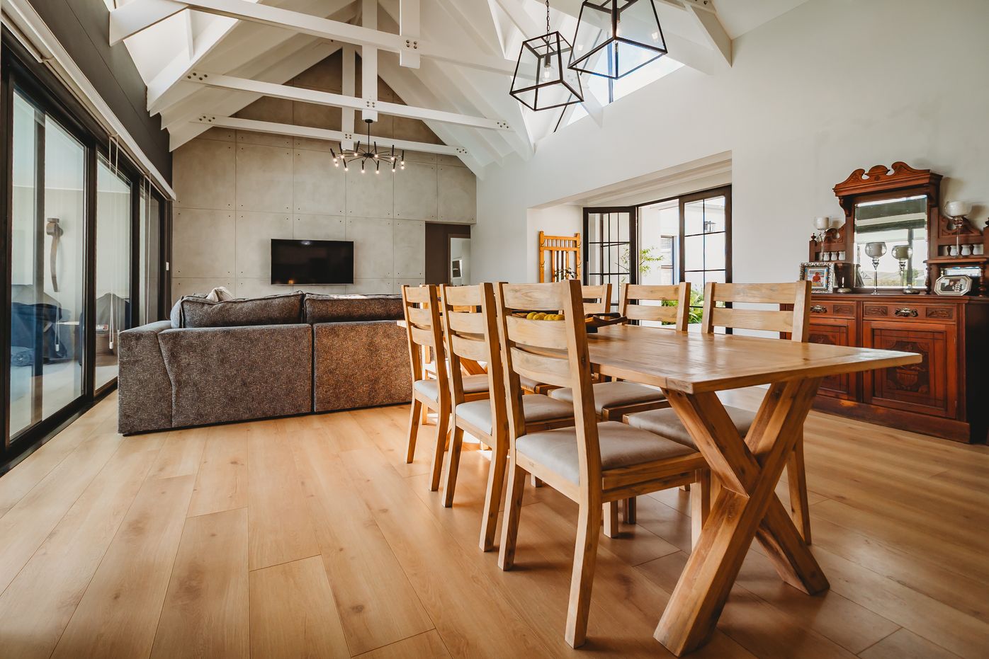More photos of Moorlands Manor