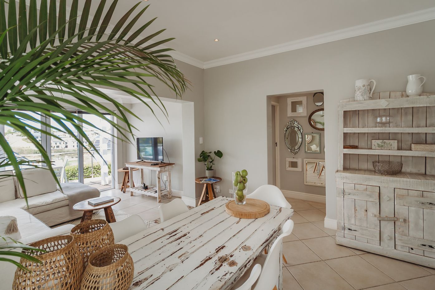 More photos of Palms Manor