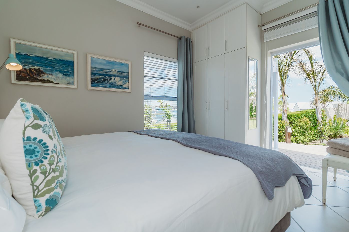 More photos of Palms Manor