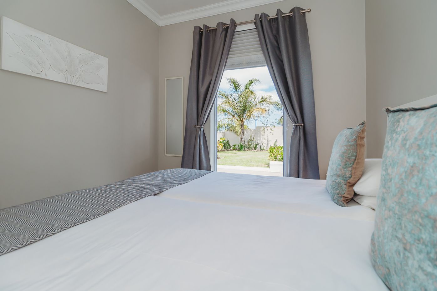 More photos of Palms Manor