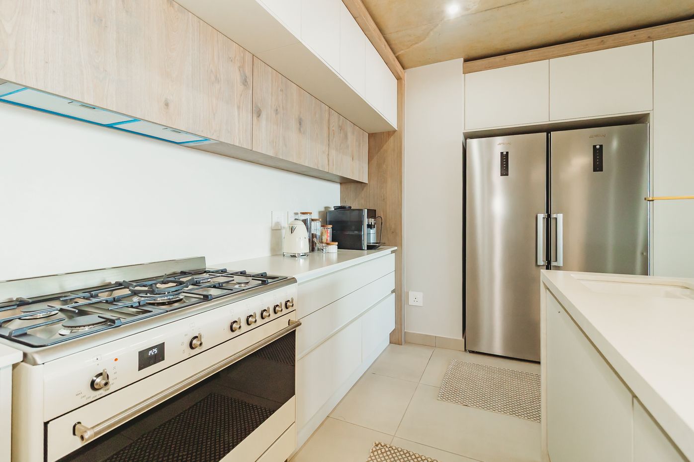 More photos of Dolfyn Villas