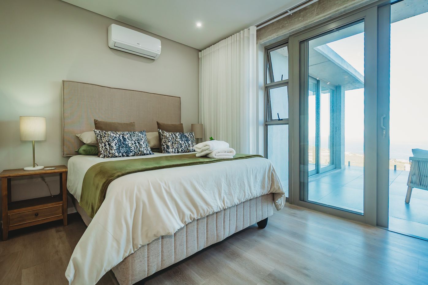 More photos of Dolfyn Villas