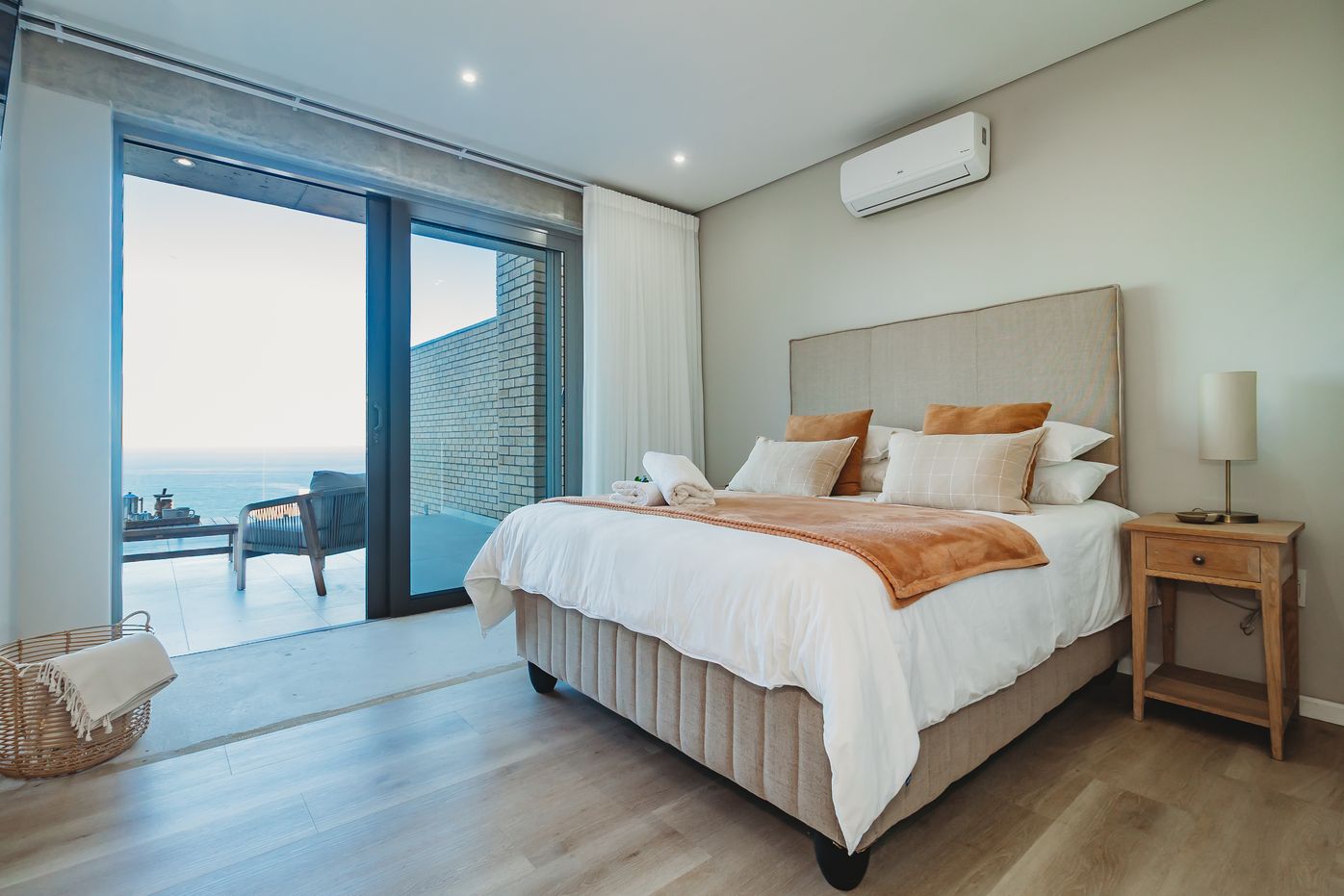 More photos of Dolfyn Villas