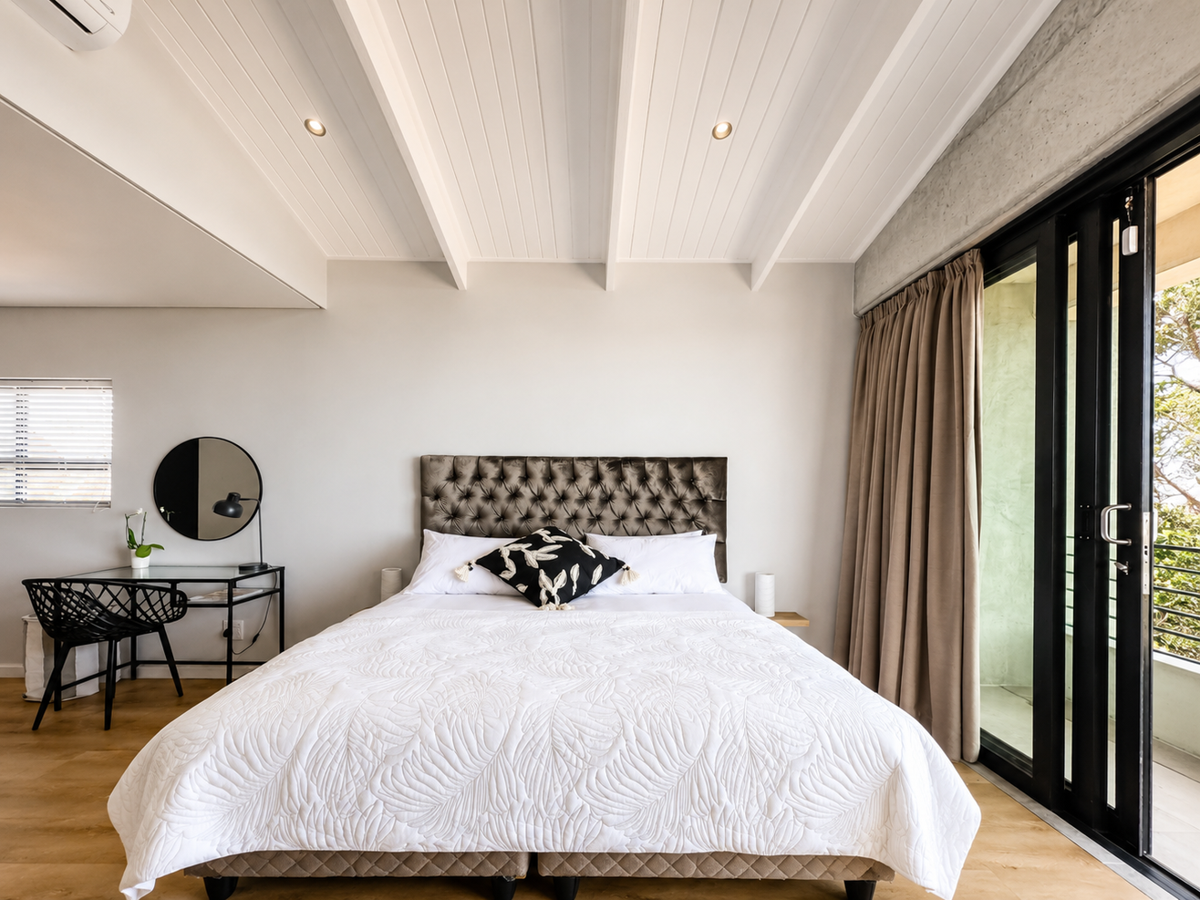 More photos of iMoyo Ocean Studio